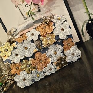 Kurt Geiger London Kensington Daisy Convertible Shoulder Bag.